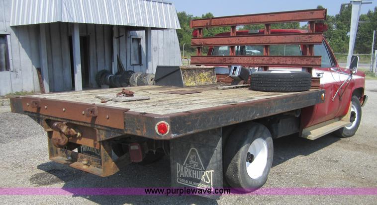 image for item H9755 1984 Chevrolet Scottsdale C30 pickup truck