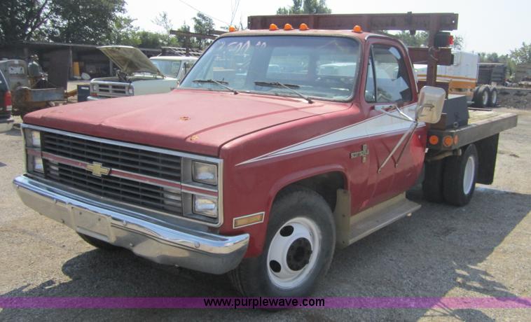 image for item H9755 1984 Chevrolet Scottsdale C30 pickup truck