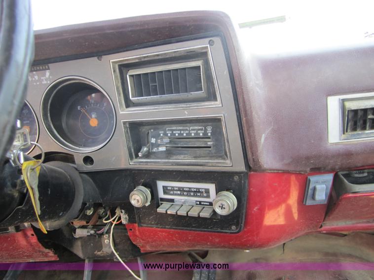 image for item H9755 1984 Chevrolet Scottsdale C30 pickup truck