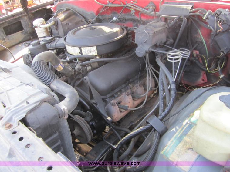 image for item H9755 1984 Chevrolet Scottsdale C30 pickup truck