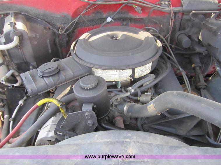 image for item H9755 1984 Chevrolet Scottsdale C30 pickup truck