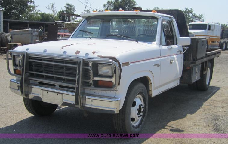 image for item H9756 1981 Ford F350 pickup truck