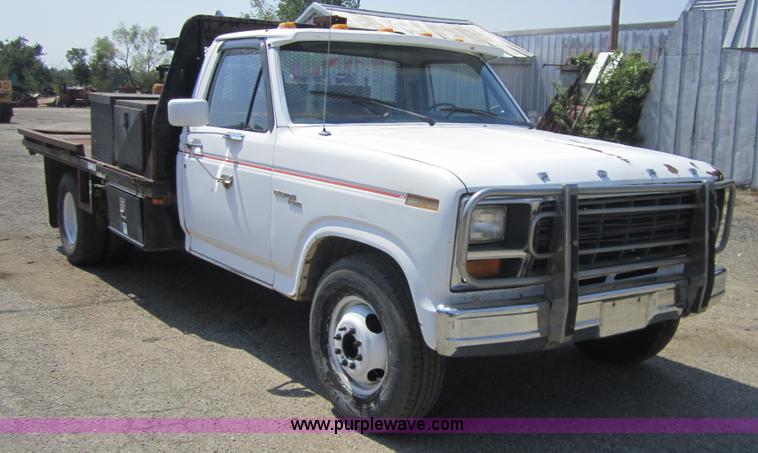 image for item H9756 1981 Ford F350 pickup truck