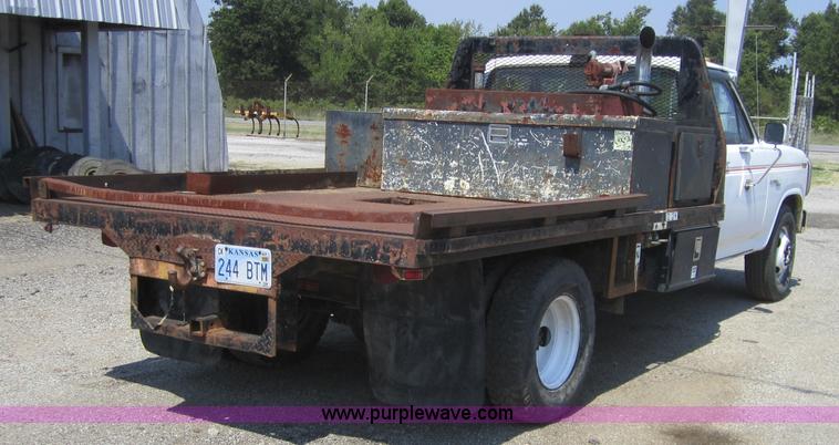 image for item H9756 1981 Ford F350 pickup truck