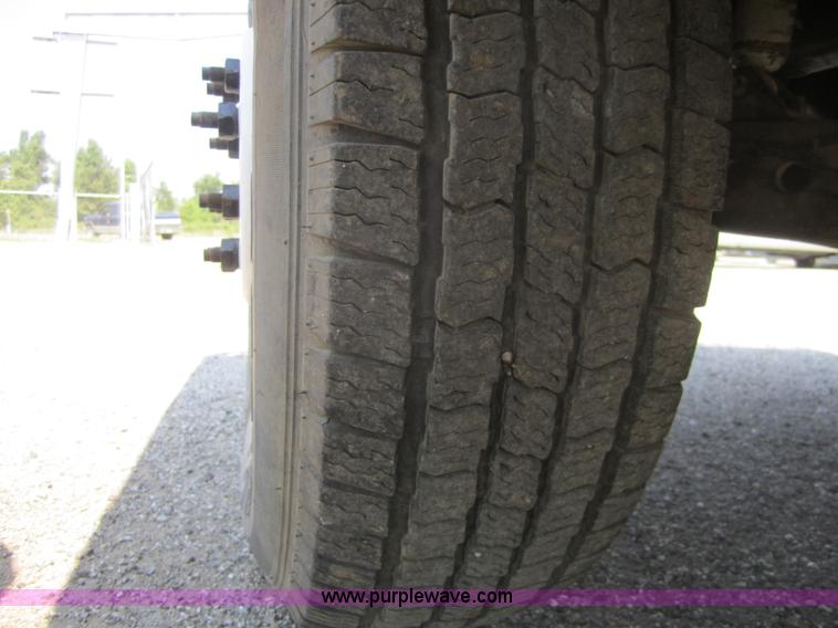 image for item H9756 1981 Ford F350 pickup truck