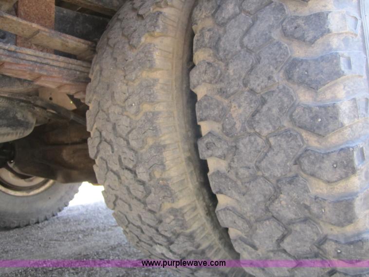 image for item H9756 1981 Ford F350 pickup truck