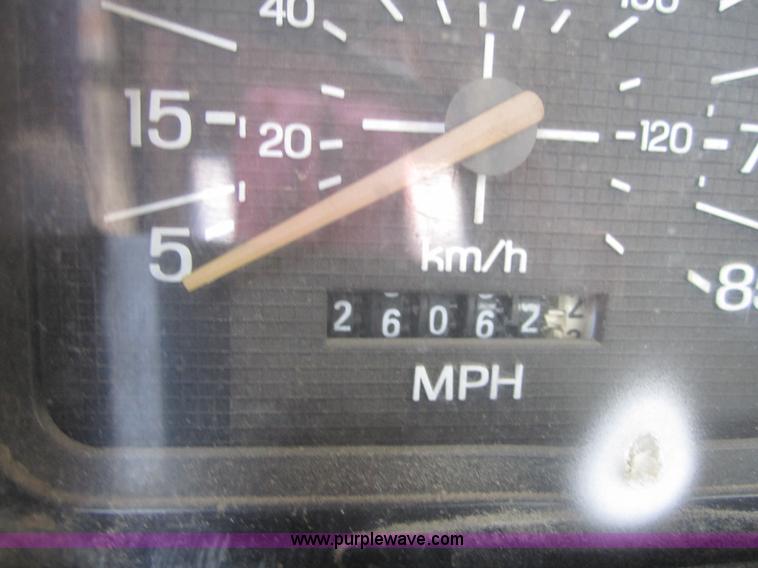 image for item H9756 1981 Ford F350 pickup truck