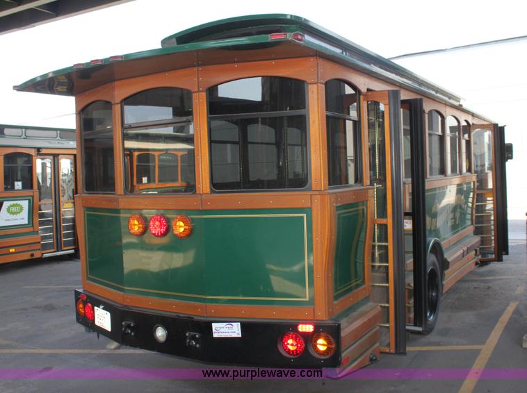 image for item A2732 2001 Chance Coach AH-28 transit bus