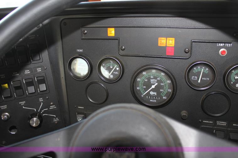 image for item A2732 2001 Chance Coach AH-28 transit bus