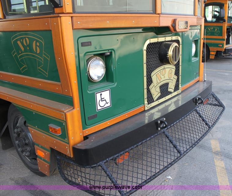 image for item A2732 2001 Chance Coach AH-28 transit bus