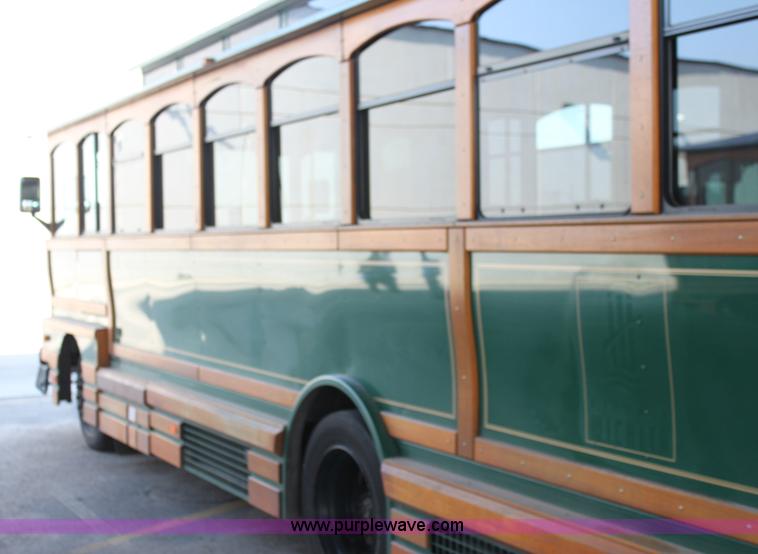 image for item A2732 2001 Chance Coach AH-28 transit bus