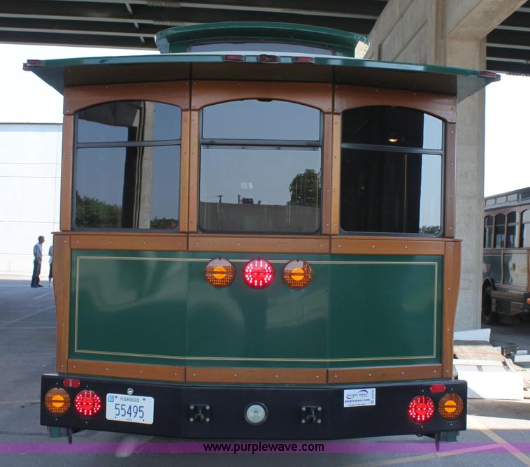 image for item A2733 2001 Chance Coach AH-28 transit bus