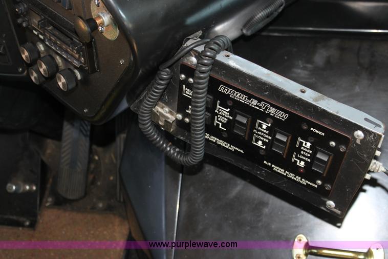 image for item A2733 2001 Chance Coach AH-28 transit bus