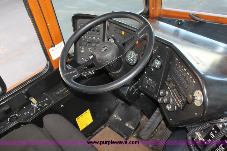 image for item A2733 2001 Chance Coach AH-28 transit bus