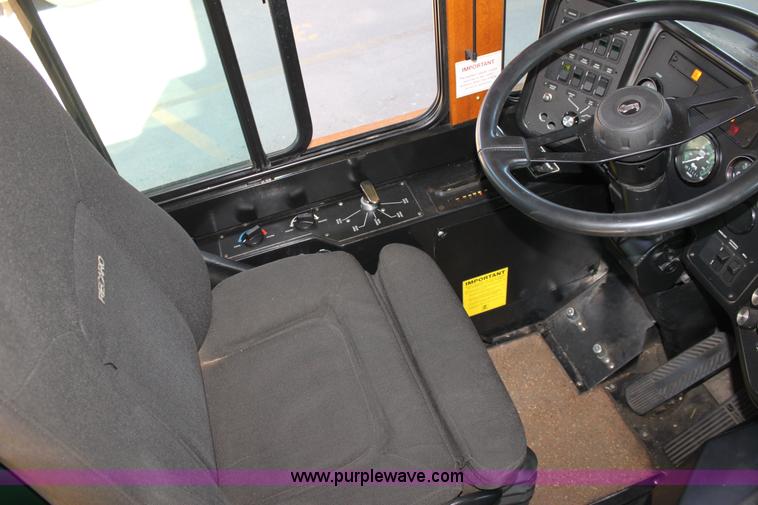 image for item A2733 2001 Chance Coach AH-28 transit bus