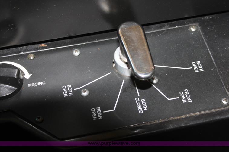 image for item A2733 2001 Chance Coach AH-28 transit bus