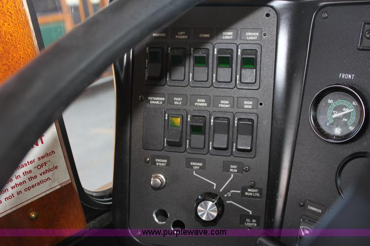 image for item A2733 2001 Chance Coach AH-28 transit bus