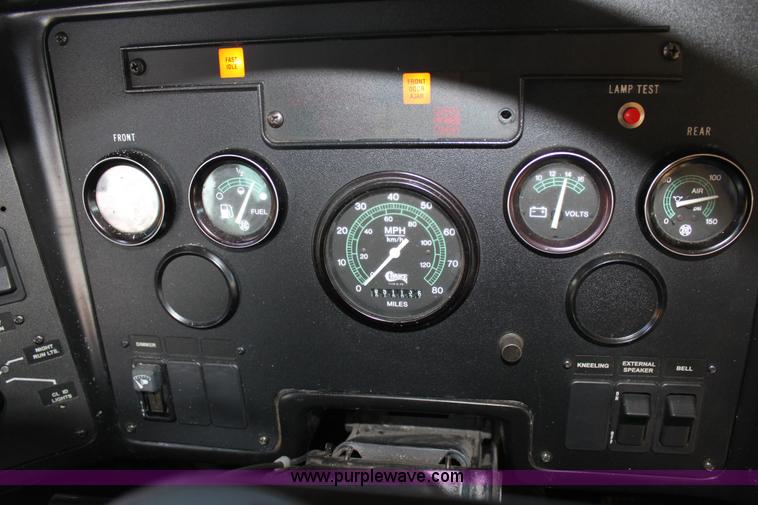 image for item A2733 2001 Chance Coach AH-28 transit bus