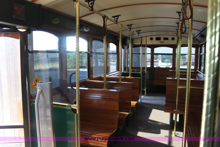 image for item A2733 2001 Chance Coach AH-28 transit bus