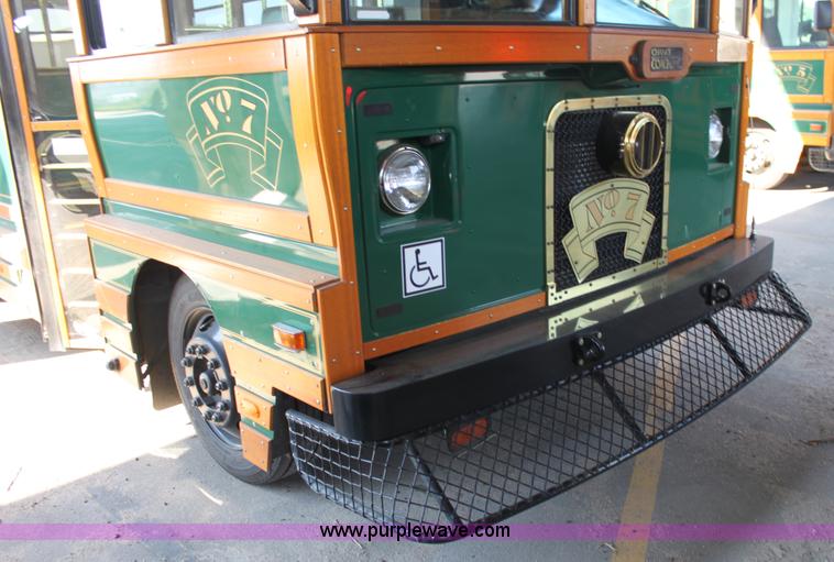 image for item A2733 2001 Chance Coach AH-28 transit bus