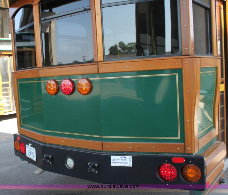 image for item A2733 2001 Chance Coach AH-28 transit bus