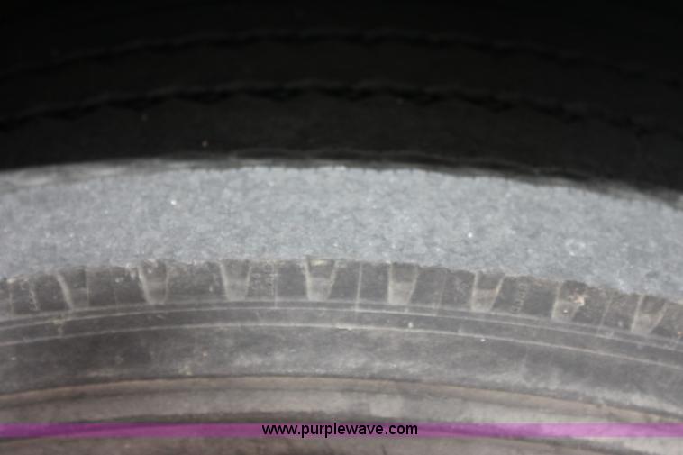 image for item A2733 2001 Chance Coach AH-28 transit bus