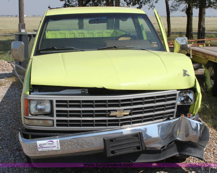 image for item A2734 1990 Chevrolet Cheyenne C1500 pickup truck