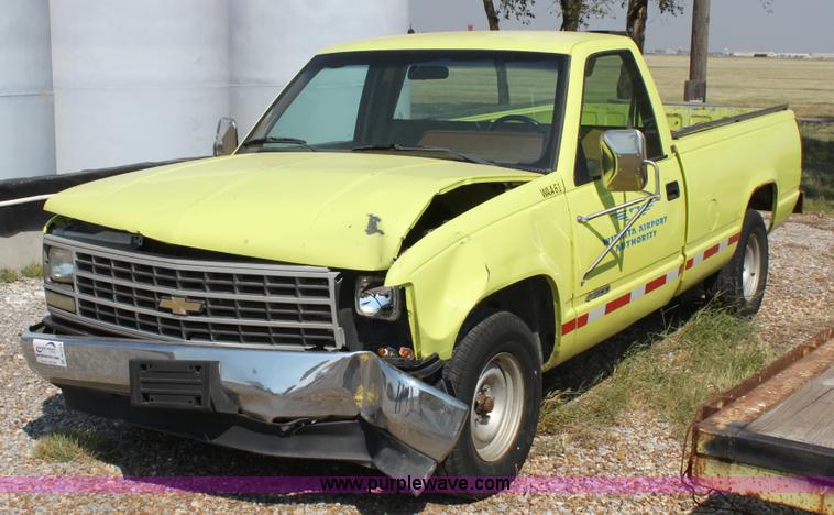 image for item A2734 1990 Chevrolet Cheyenne C1500 pickup truck