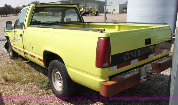 image for item A2734 1990 Chevrolet Cheyenne C1500 pickup truck