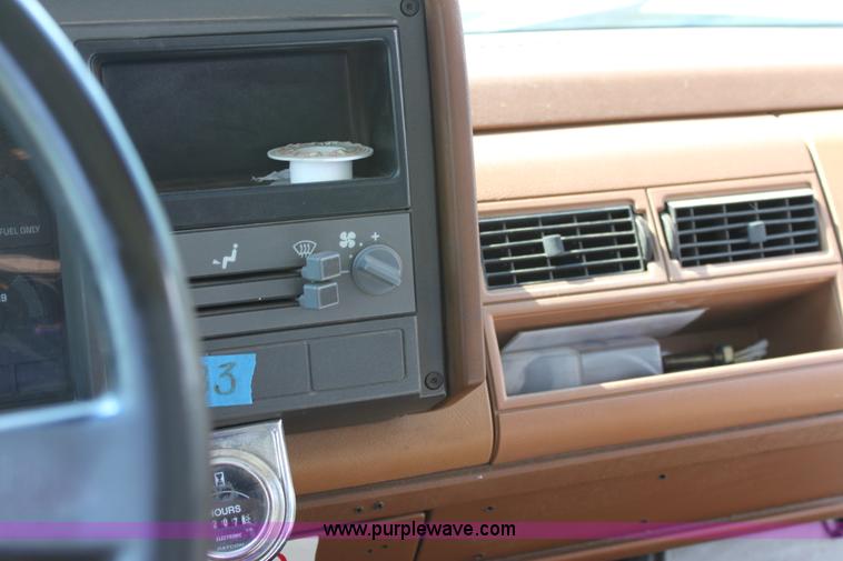 image for item A2734 1990 Chevrolet Cheyenne C1500 pickup truck