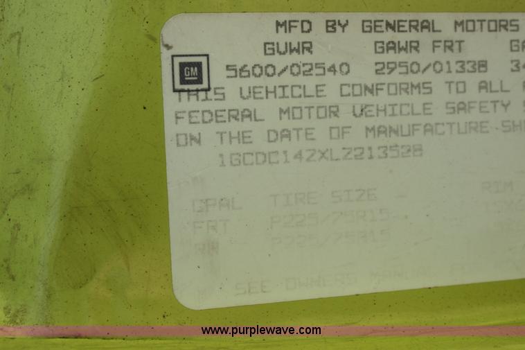 image for item A2734 1990 Chevrolet Cheyenne C1500 pickup truck