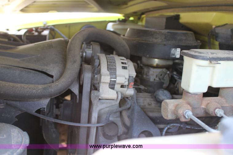 image for item A2734 1990 Chevrolet Cheyenne C1500 pickup truck