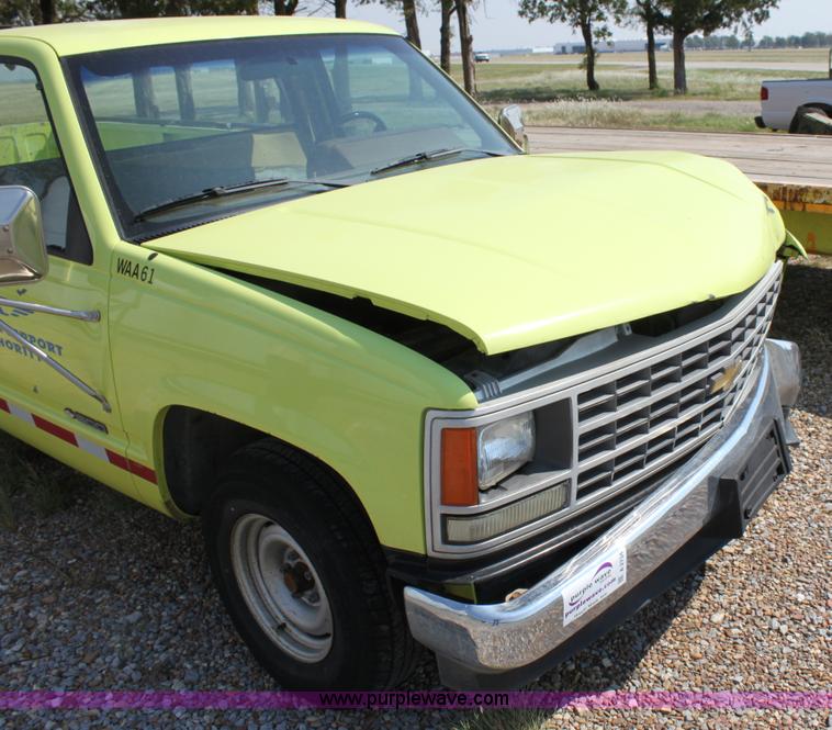 image for item A2734 1990 Chevrolet Cheyenne C1500 pickup truck