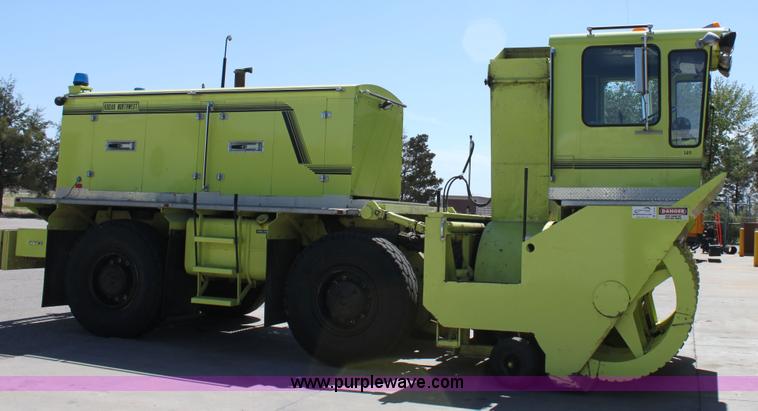 image for item A2735 1995 Kodiak Northwest snow blower