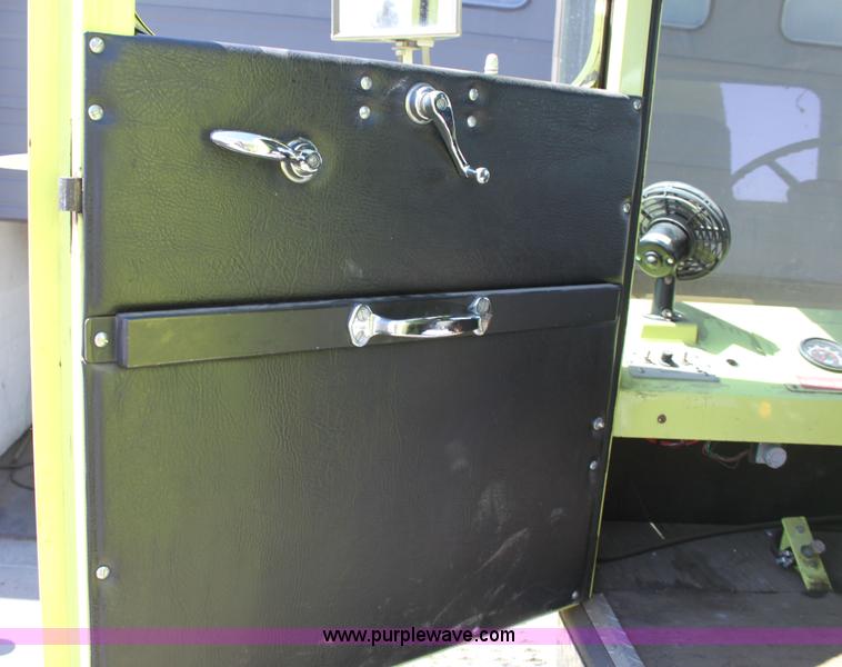 image for item A2735 1995 Kodiak Northwest snow blower