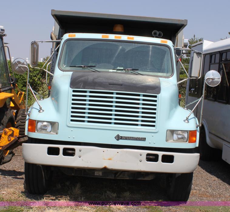 image for item A2759 2001 International 4700 dump truck