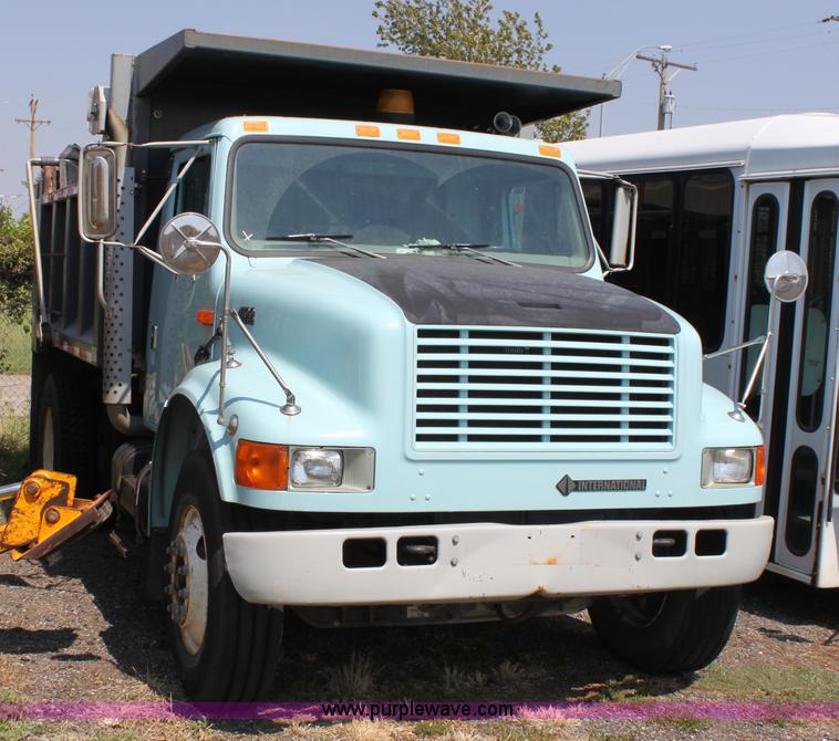 image for item A2759 2001 International 4700 dump truck