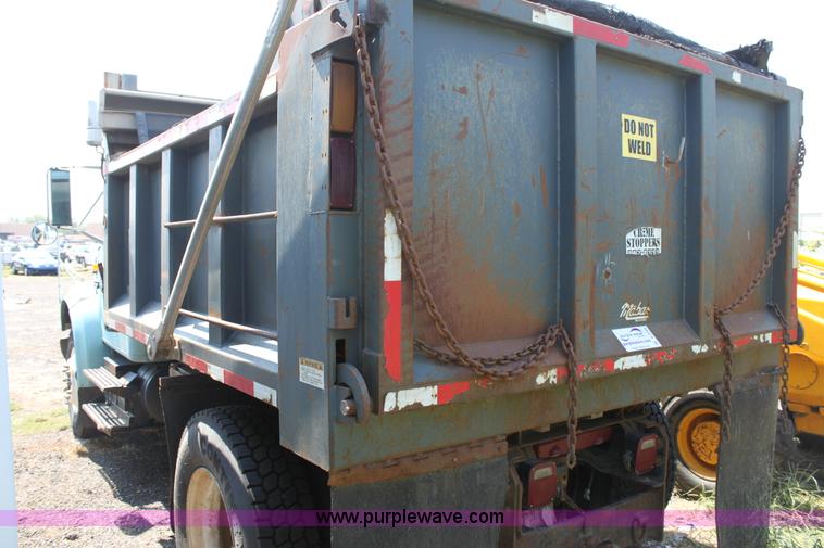 image for item A2759 2001 International 4700 dump truck