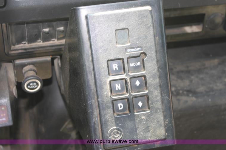 image for item A2759 2001 International 4700 dump truck