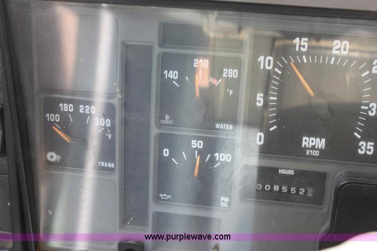 image for item A2759 2001 International 4700 dump truck