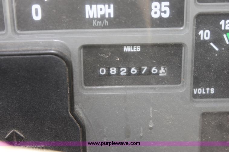 image for item A2759 2001 International 4700 dump truck