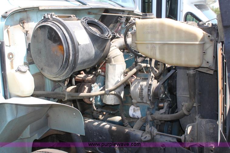 image for item A2759 2001 International 4700 dump truck