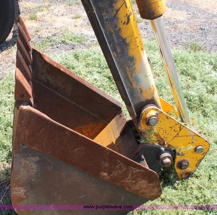 image for item A2760 1990 JCB 1400B extra dig backhoe