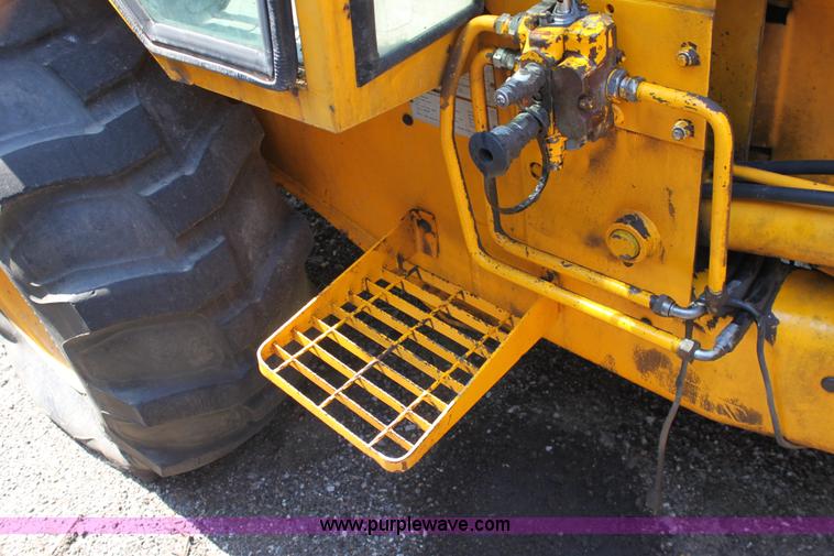 image for item A2760 1990 JCB 1400B extra dig backhoe