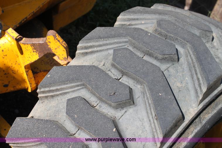 image for item A2760 1990 JCB 1400B extra dig backhoe