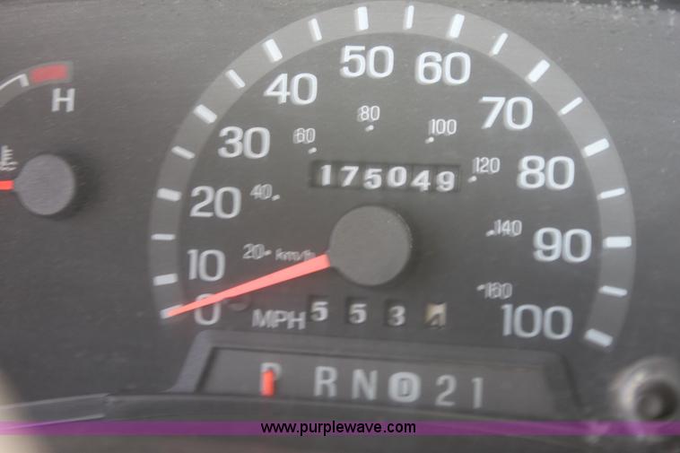 image for item A2762 2000 Ford E450 Super Duty transit bus