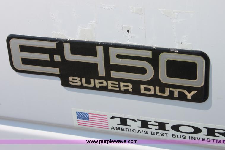 image for item A2762 2000 Ford E450 Super Duty transit bus
