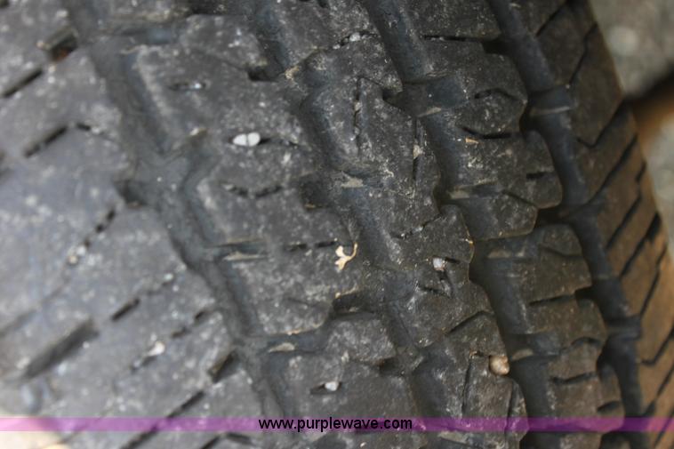 image for item A2762 2000 Ford E450 Super Duty transit bus