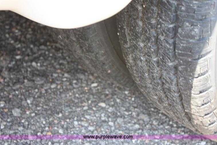 image for item A2762 2000 Ford E450 Super Duty transit bus