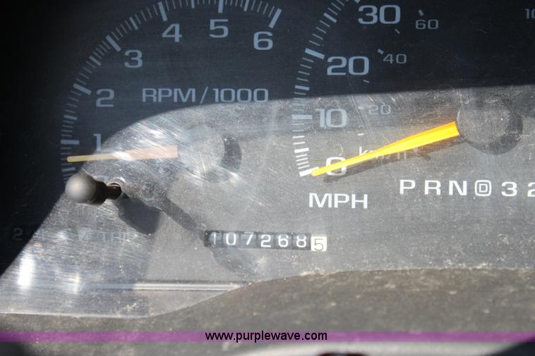 image for item A2763 1998 Chevrolet 1500 pickup truck